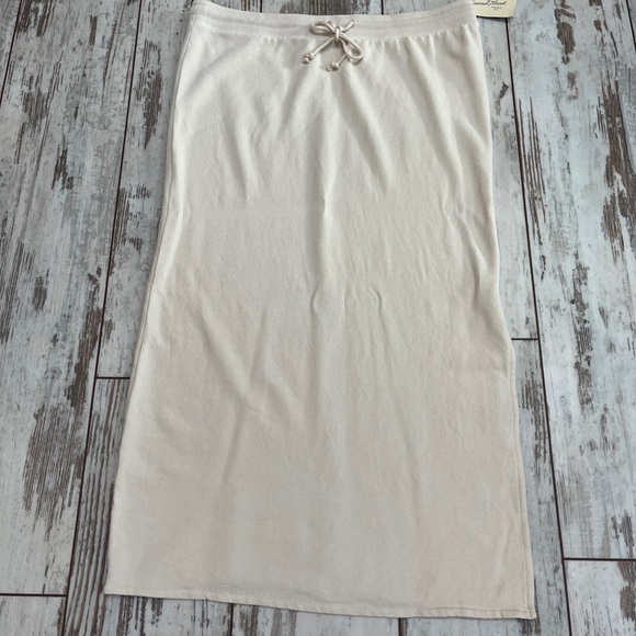 NWT Universal Thread Cream Jersey Knit Midi Skirt - Size Medium - Picture 4 of 13